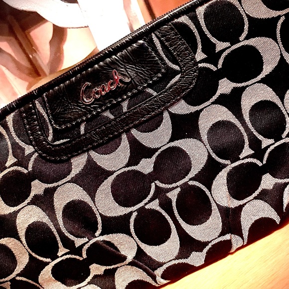 COACH black and white canvas and leather clutch or wristlet - Picture 16 of 16